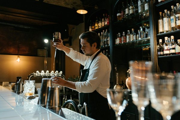 Top bars à Pigalle à Paris : les incontournables de la nuit